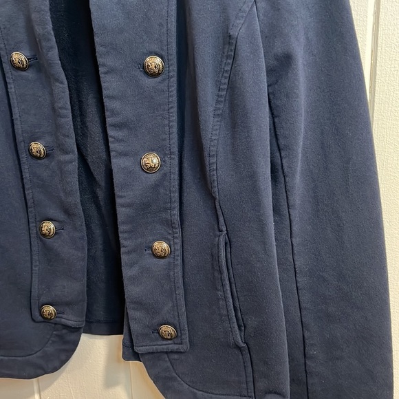 Tommy Hilfiger military band blazer. Super soft, brass buttons, and pockets - Picture 5 of 9